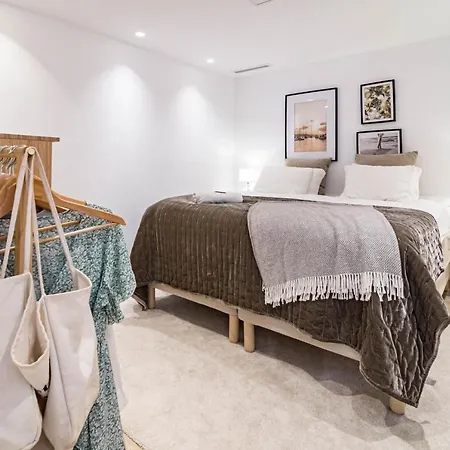 Stunning 2 Bedroom Townhouse With Serene Terrace And Charming Mountain Views