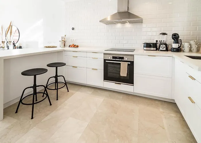 Stunning 2 Bedroom Townhouse With Serene Terrace And Charming Mountain Views * Marbella