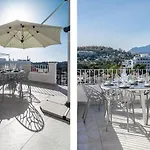 Stunning 2 Bedroom Townhouse With Serene Terrace And Charming Mountain Views