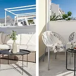 Сasa de vacaciones Stunning 2 Bedroom Townhouse With Serene Terrace And Charming Mountain Views