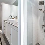 Stunning 2 Bedroom Townhouse With Serene Terrace And Charming Mountain Views Сasa de vacaciones *