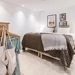 Stunning 2 Bedroom Townhouse With Serene Terrace And Charming Mountain Views