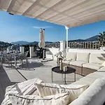 Stunning 2 Bedroom Townhouse With Serene Terrace And Charming Mountain Views Сasa de vacaciones
