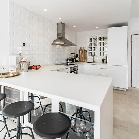 Holiday home Stunning 2 Bedroom Townhouse With Serene Terrace And Charming Mountain Views Marbella