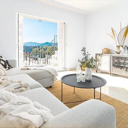 Stunning 2 Bedroom Townhouse With Serene Terrace And Charming Mountain Views