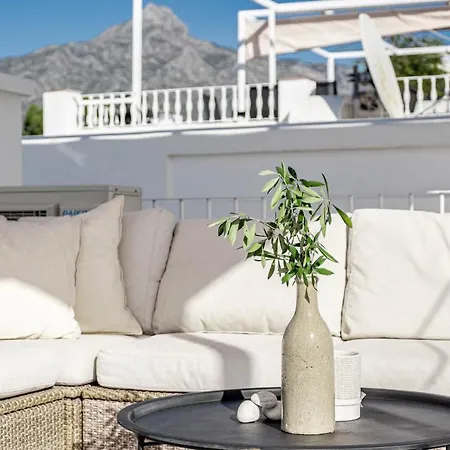 Holiday home Stunning 2 Bedroom Townhouse With Serene Terrace And Charming Mountain Views *