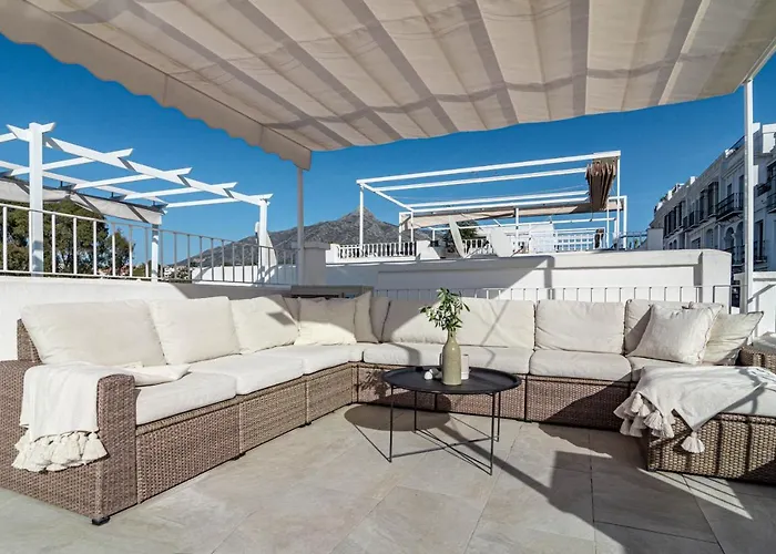 Stunning 2 Bedroom Townhouse With Serene Terrace And Charming Mountain Views