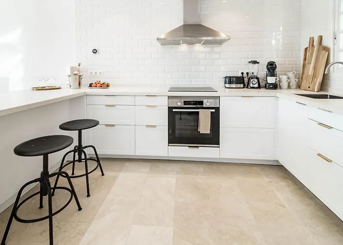 Stunning 2 Bedroom Townhouse With Serene Terrace And Charming Mountain Views * Марбелья