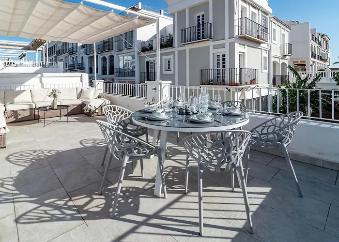 Stunning 2 Bedroom Townhouse With Serene Terrace And Charming Mountain Views * ماربيا