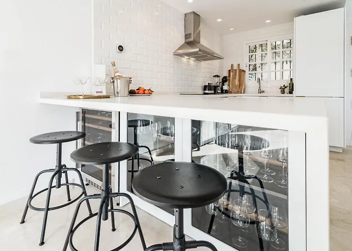 Stunning 2 Bedroom Townhouse With Serene Terrace And Charming Mountain Views Марбелья