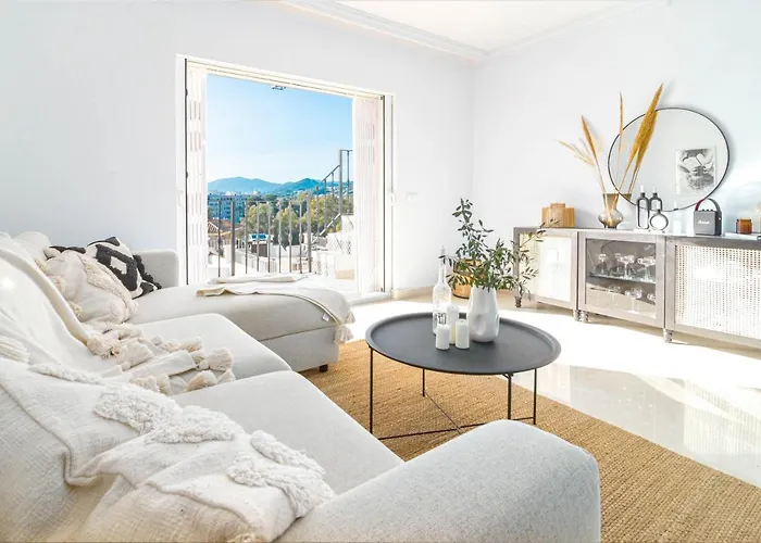 Stunning 2 Bedroom Townhouse With Serene Terrace And Charming Mountain Views