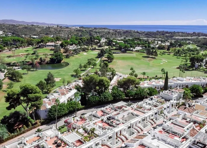 Stunning 2 Bedroom Townhouse With Serene Terrace And Charming Mountain Views Марбелья