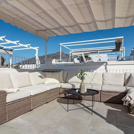 Stunning 2 Bedroom Townhouse With Serene Terrace And Charming Mountain Views