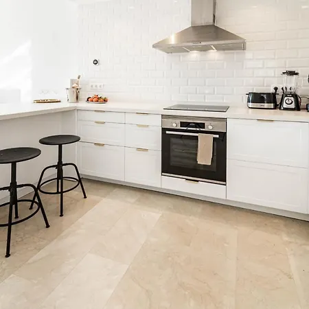 Stunning 2 Bedroom Townhouse With Serene Terrace And Charming Mountain Views * Marbella