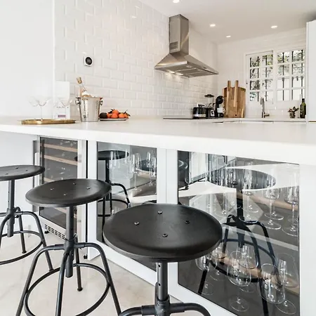 Stunning 2 Bedroom Townhouse With Serene Terrace And Charming Mountain Views Marbella