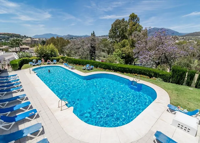 Stunning 2 Bedroom Townhouse With Serene Terrace And Charming Mountain Views Prázdninový dům *